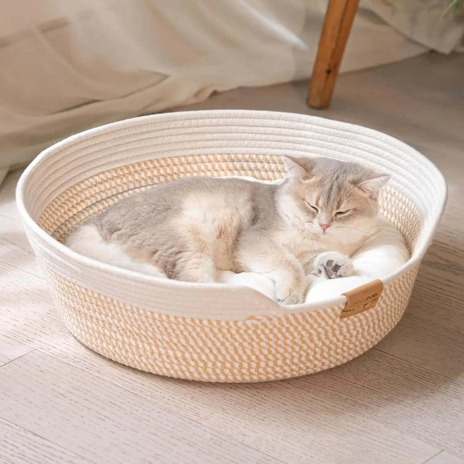 CHEERHOME PETS Woven Cat Basket Bed, Plush Cushion for All-Season Comfort